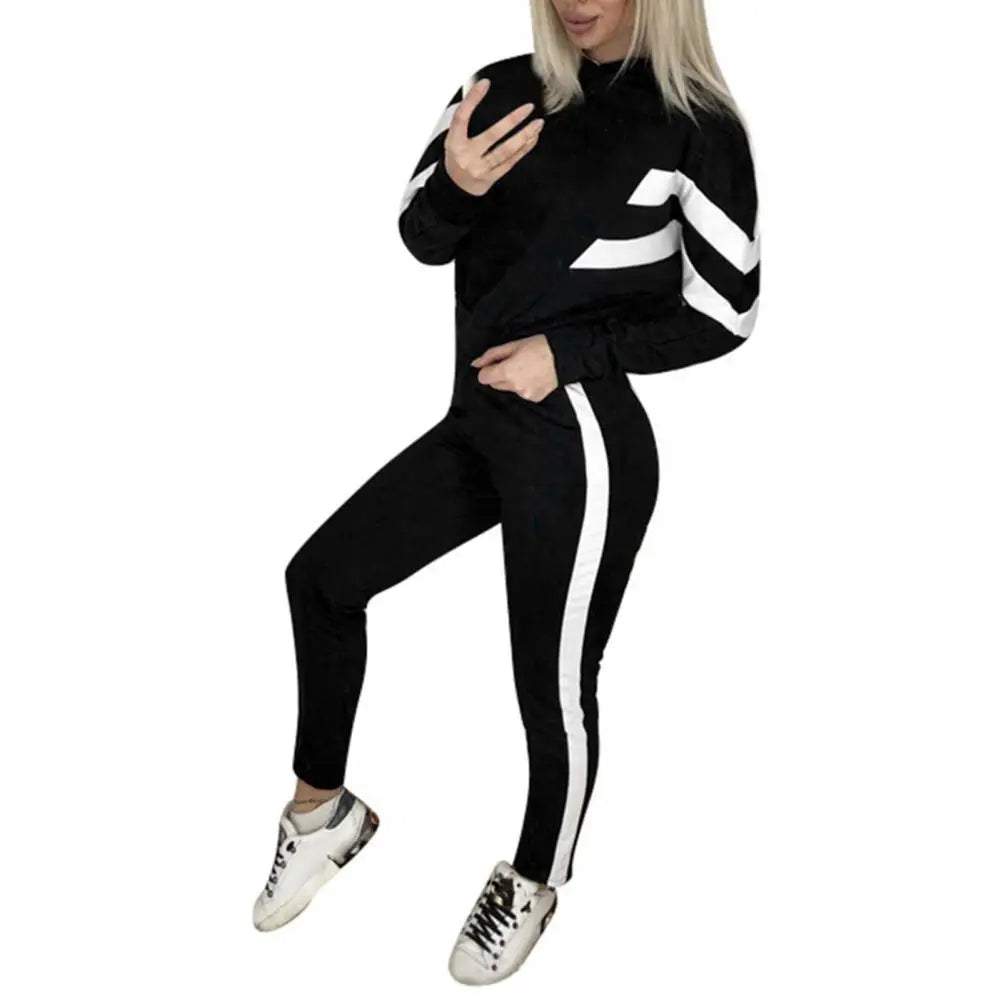 Conjunto Feminino com Capuz