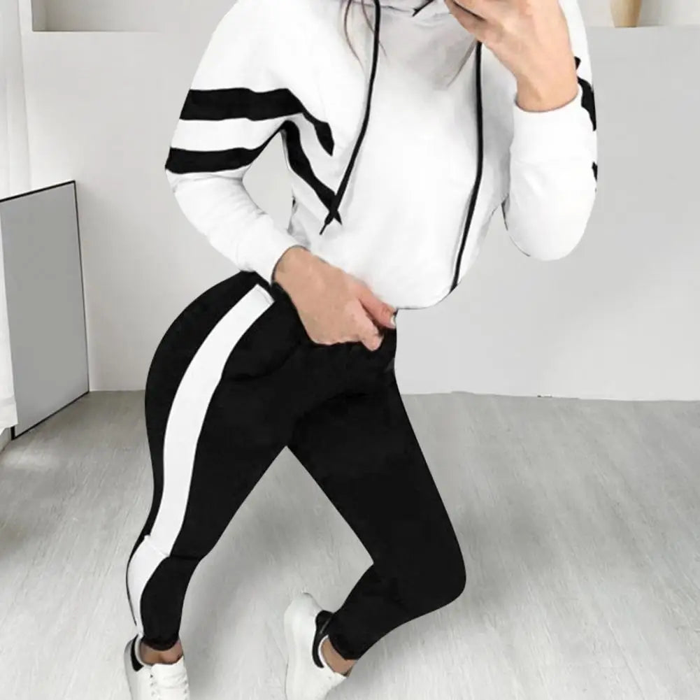 Conjunto Feminino com Capuz