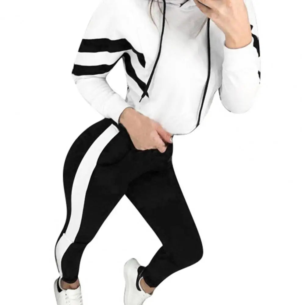 Conjunto Feminino com Capuz